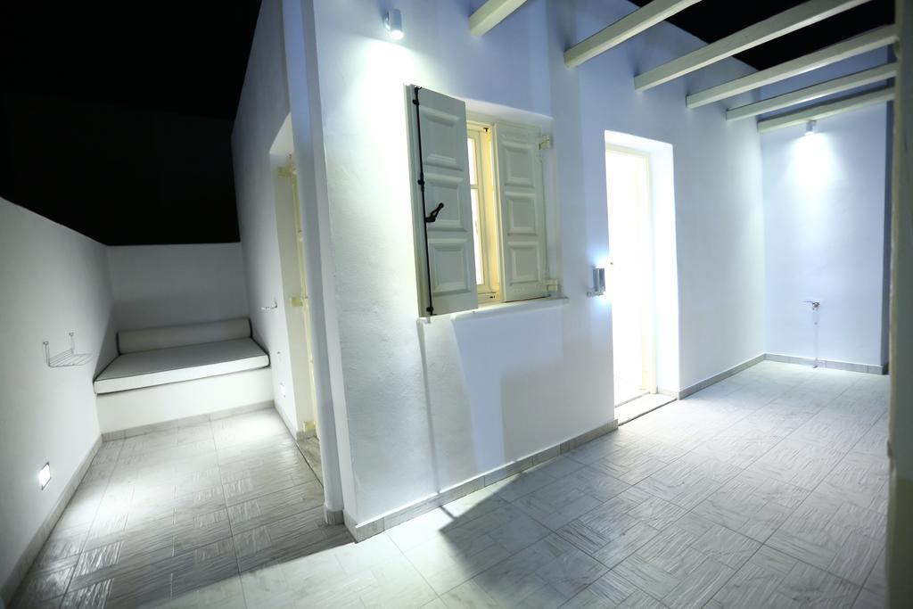 The White Suites Adamantas  Habitación foto